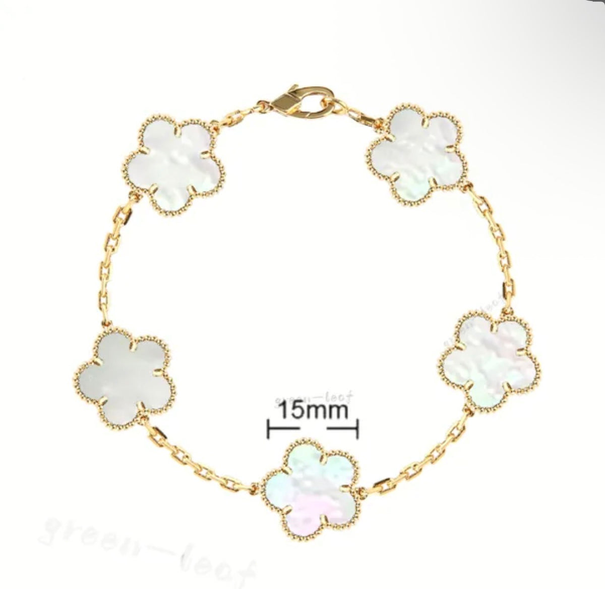 Van Cl33f Pearl White Gold bracelet